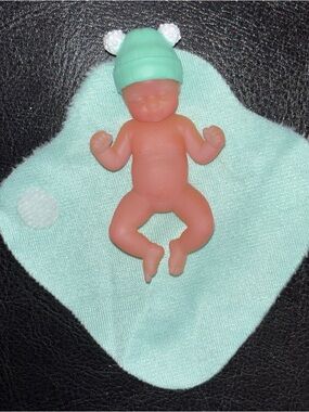 Zuru My Mini Baby Series 1 with Hat and Mint Green Swaddle Blanket 2-2.5”